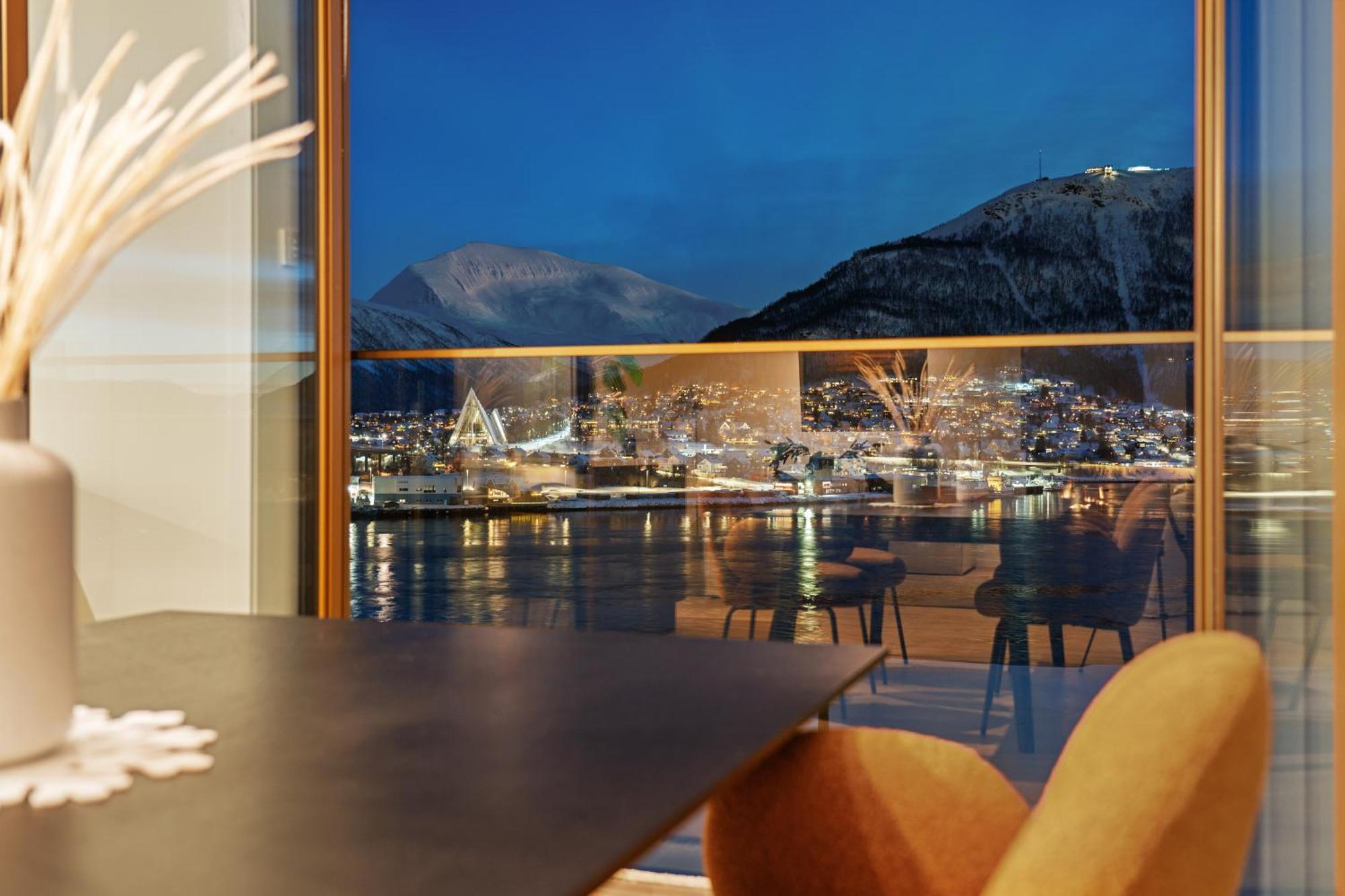 Totalapartments Vervet Gjoa ทรอมโซ ภายนอก รูปภาพ